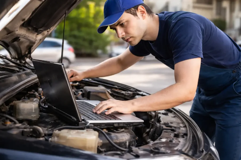 Mobil gezici oto elektrik hizmeti araç elektrik arızasını yerinde kontrol eden oto elektrik ustası